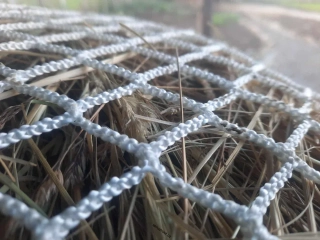 Rundballen Heunetz Ø 180 cm, Maschenweite 3 cm ( Polyester – knotenlos)